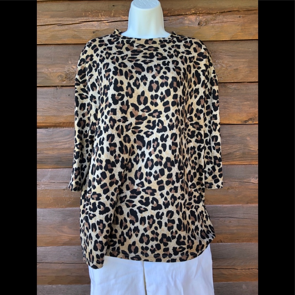 Women’s 3/4 sleeve Cheetah print knit top